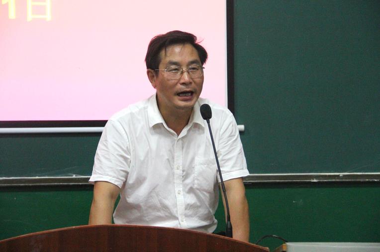 图为 罗惠缙发言(田元伟 摄)