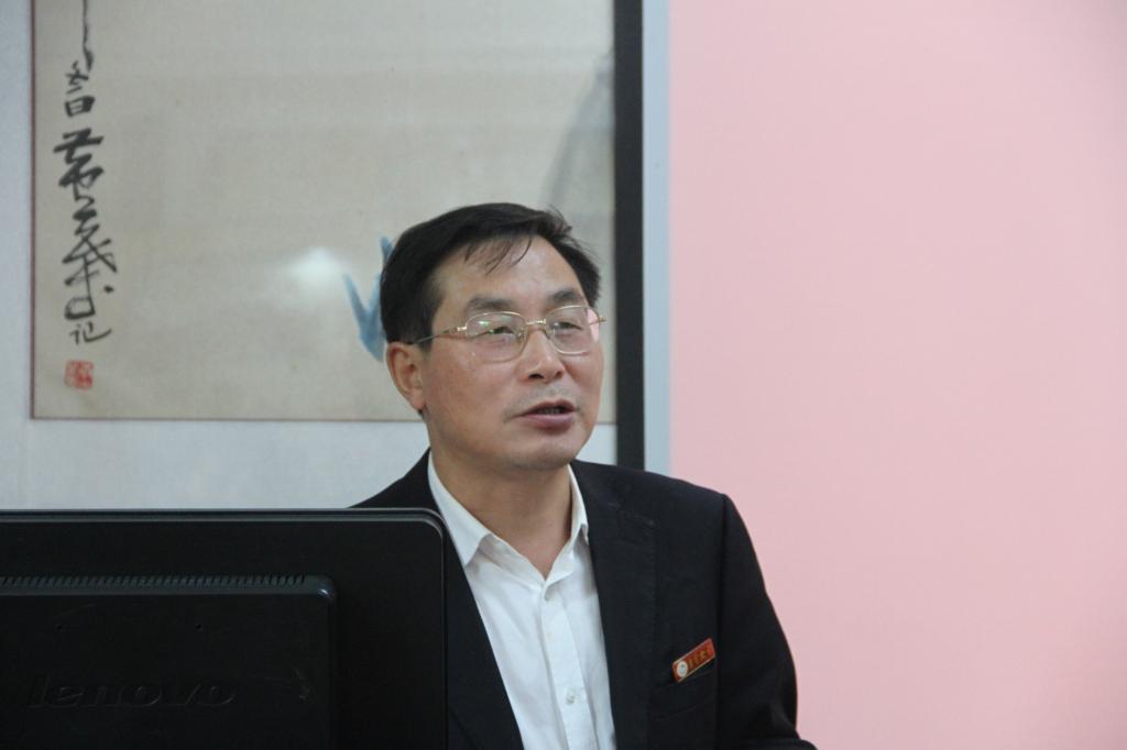 图为 罗惠缙进行信息通报(王捷 摄)