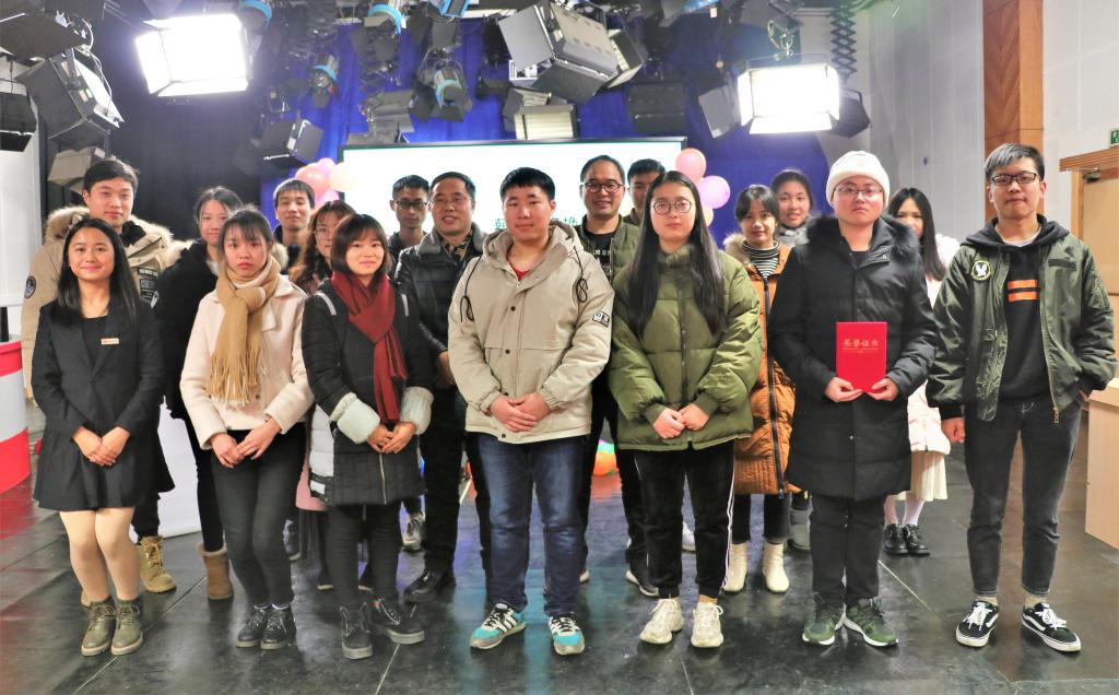 图为 会后合影(何小芳 摄)