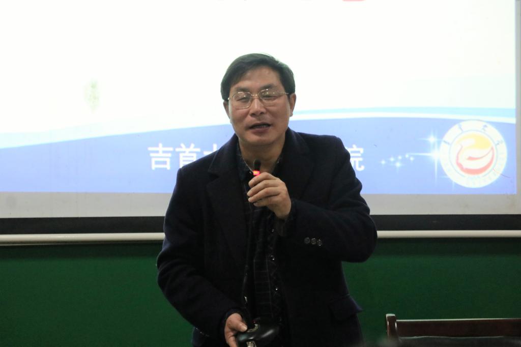 图为 罗恵缙讲话(张意 摄)