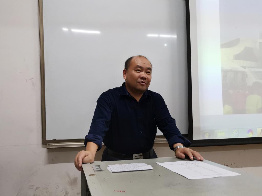 图为 李端生发言(郑红霞 摄)