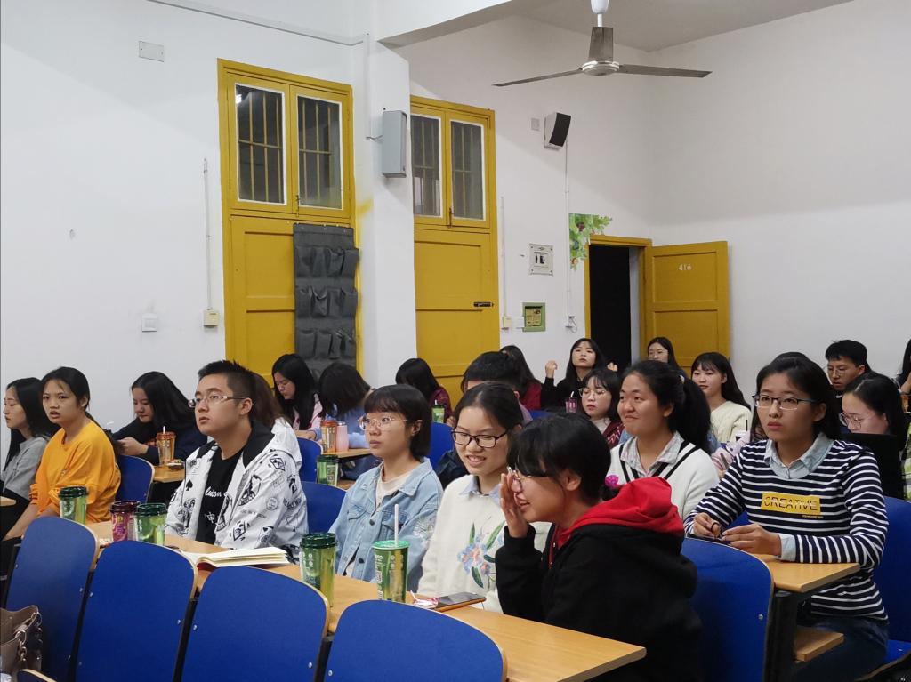 图为 比赛现场(郑红霞 摄)