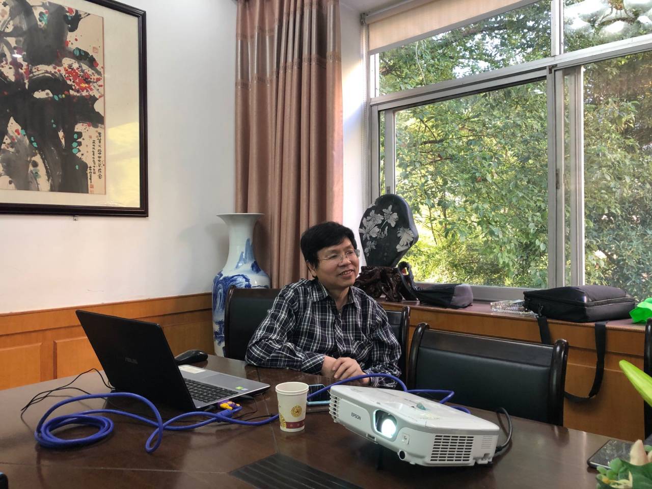 图为 李正良正在作讲座(彭艳 摄)