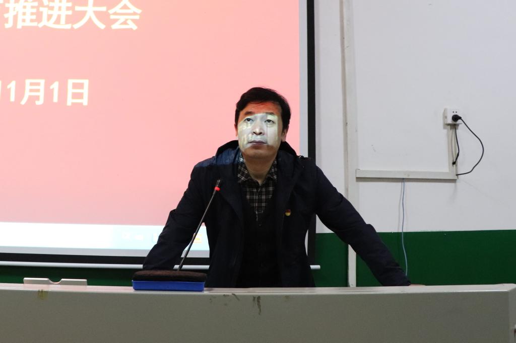 图为 杨龙斌发言(饶金玉 摄)