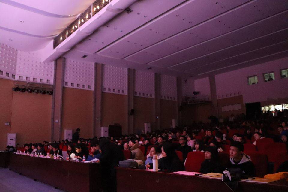 图为 会议全景(吕嘉欣 摄)